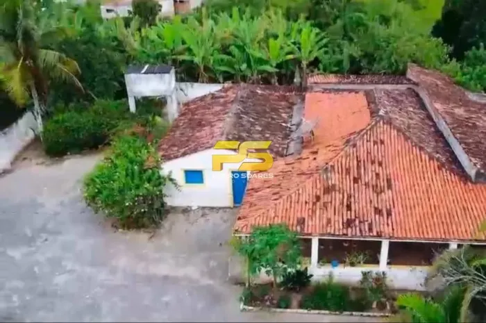 GRANJA A VENDA COM 3 HECTARES EM AREIA -PB