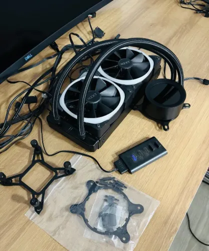 Water Cooler NZXT Kraken Z53 RGB + Hub USB Interno NZXT - Ótimo estado