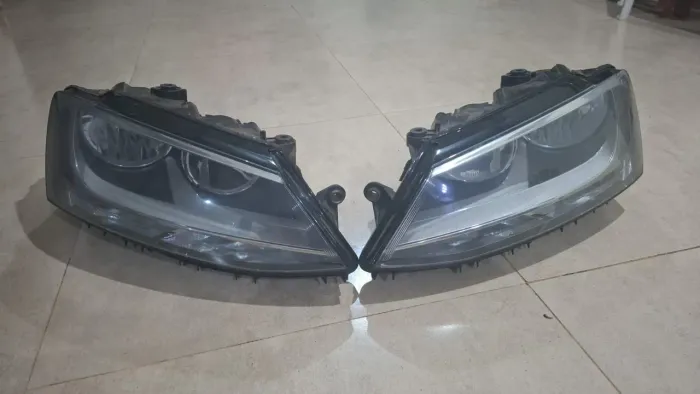 Faróis Originais VW Jetta