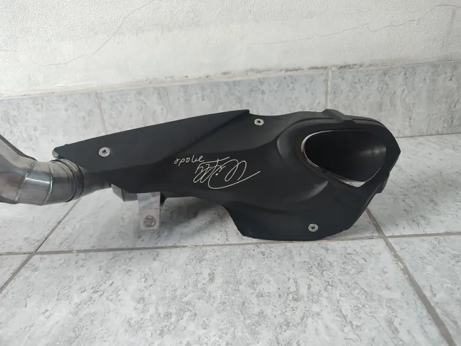VENDO ESCAPAMENTO ESPORTIVO PARA CB650, CBR650R OU CB650F