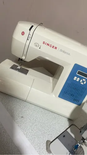 Vendo máquina singer