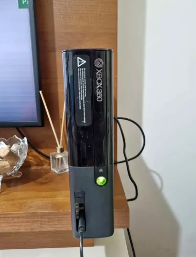 XBOX 360 com 9 jogos