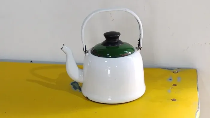 Chaleira Antiga Esmaltada 2 Litros