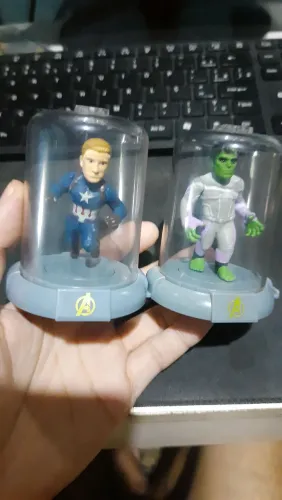 Duas miniaturas vingadores 