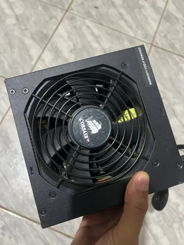 Fonte Corsair HX 650 Semi Modular 