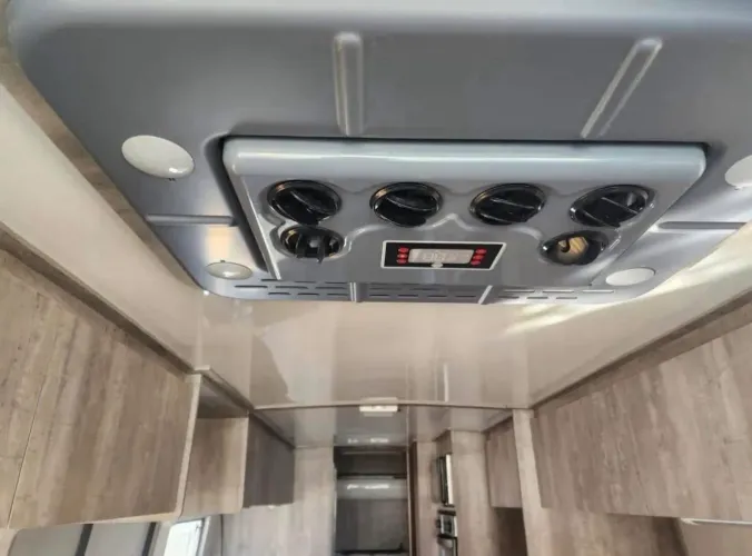 Motorhome MB 915 ano 2010 vendo ou troco 