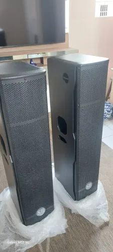 CAIXAS ATIVAS VERTICAIS SOUNDBOX 4.6