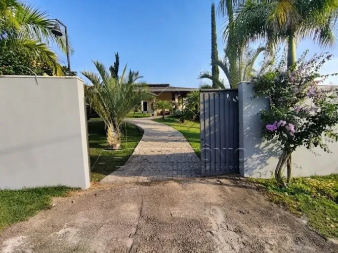 CHACARA COM 3 QUARTOS - Ana Maria