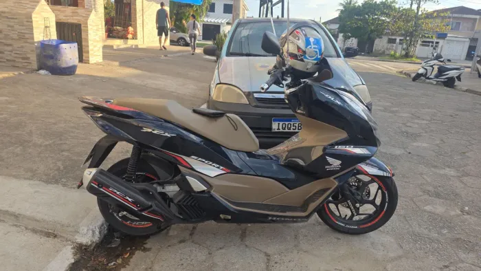 HONDA PCX 160 DLX ABS 2025 c/2150 quilômetros.
