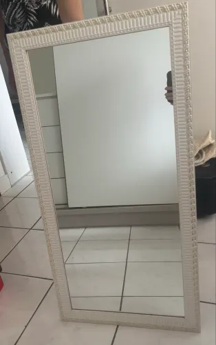 Espelho com moldura de madeira 44x88