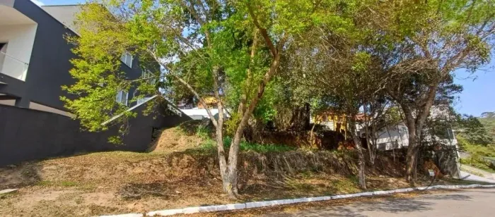 Terreno em Condomínio à venda em Cotia-SP no bairro São Paulo II com 621,35 m² de área