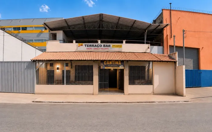 Restaurante / Ponto Comercial em frente ao Supermercado Paranaíba à Venda? ACEITO CASA