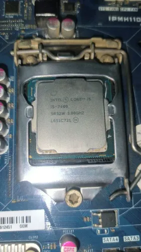 Placa mãe+processador e memória ram DDR4