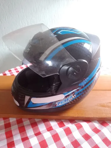 Capacete pro Tork praticamente novo.