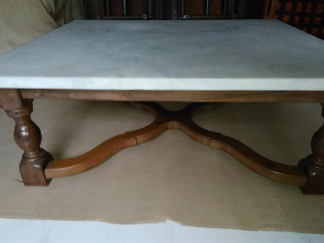 Mesa de Centro em Jacarandá Maciço Torneada com Mármore de 3cm
