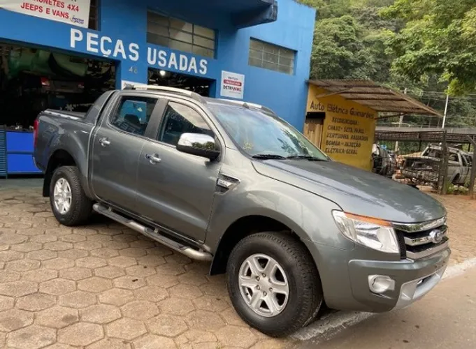Ford Ranger 3.2 Limited Cab. Dupla 4x4 Aut. 4p