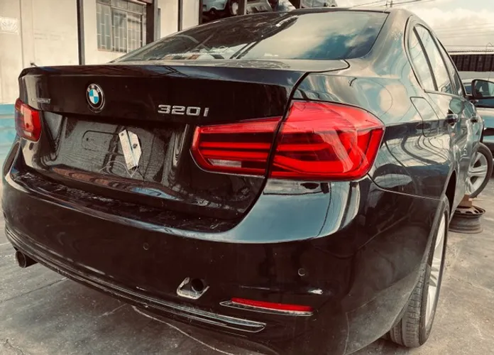 SUCATA BMW 320i ACTIVE FLEX 2018/2019