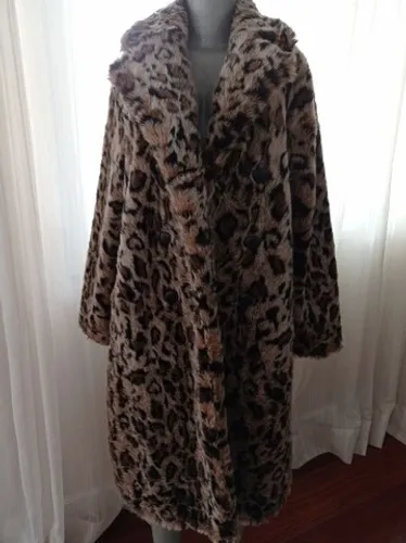 Casaco de pele sintética animal print