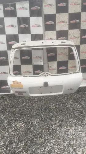 Tampa Traseira Limpa Renault Clio 2002