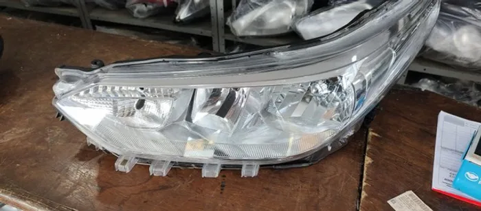 Farol Toyota yares
