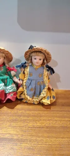 Bonecas antigas em porcelana