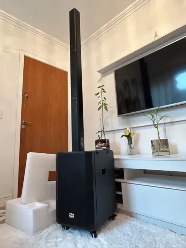 Caixa de som Slim ativa com mesa de som e 2 microfone sem fio embutido (novo)