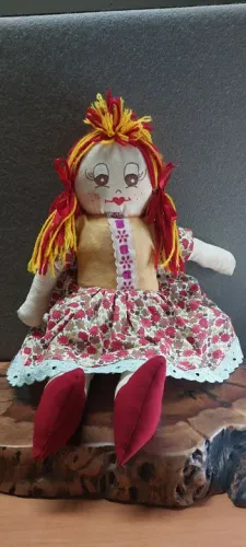 Boneca Emília de Pano