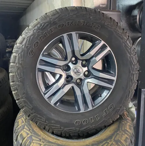 Jg de roda aro 17 Toyota sw4 oem 6x136 