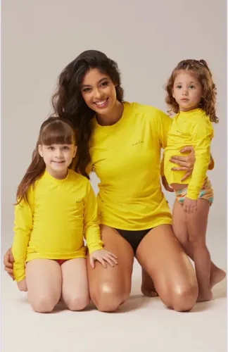 Kit de Roupas de Praia Amarelo para Mãe e Filhas