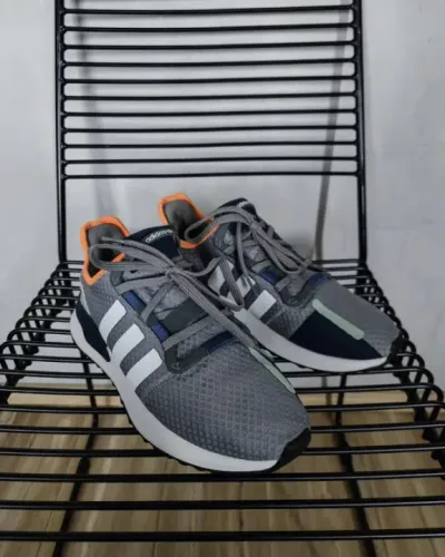 Tenis Adidas U-Path cinza - Tam 40