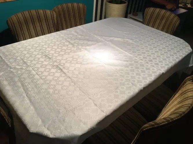 Toalha de mesa branca de poliéster 210x140