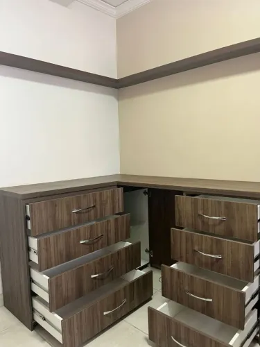 Vendo cômoda tipo escrivaninha
