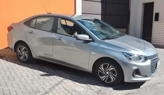 CHEVROLET ONIX PLUS LT2 1.0 ANO 2024 COMPLETO RARIDADE TROCO PROMOÇÃO DA SEMANA