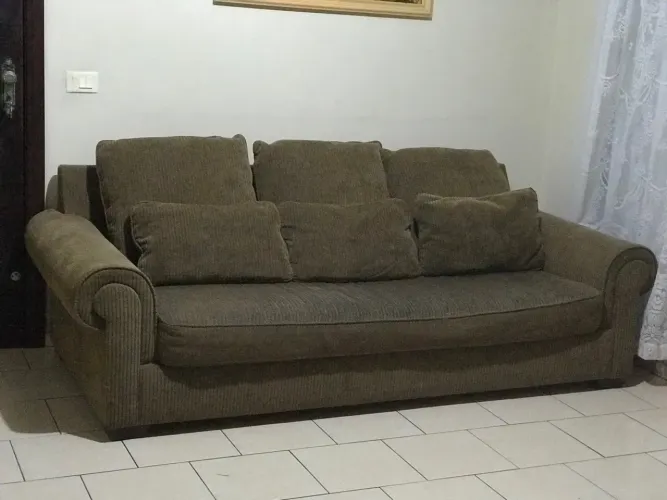 Sofá 3 Lugares Confortável em Tecido