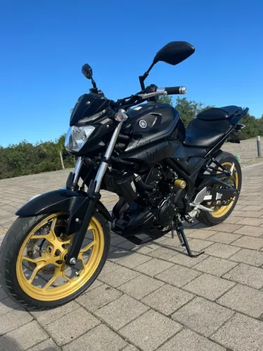 Vendo moto MT03 de barbada 