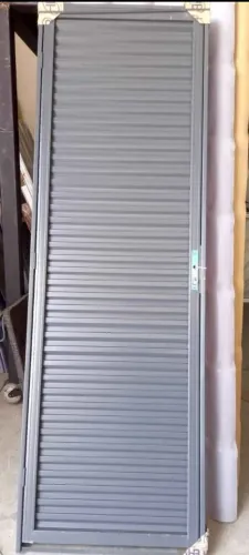 Porta laminada em aço.