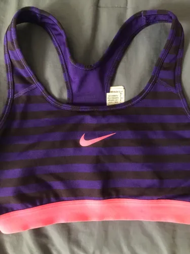 Top esportivo nike roxo 