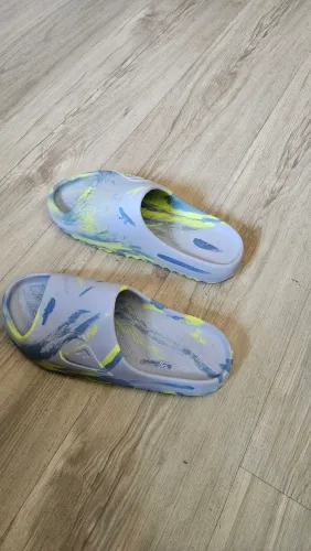 Chinelo tipo nuvem quicksilver tamanho 42.5