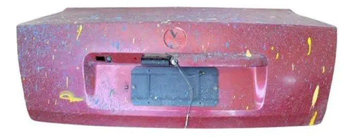 Tampa Porta Malas Volkwagen Polo Classic 1997 A 2002 Vermelho