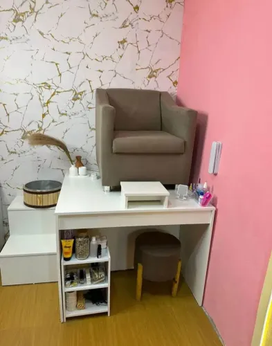 Trono Pedicure Manicure