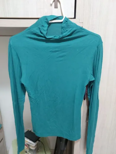 Blusa feminina com gola