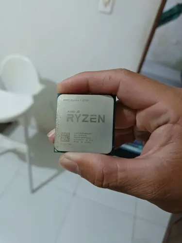 RYZEN 7 2700 