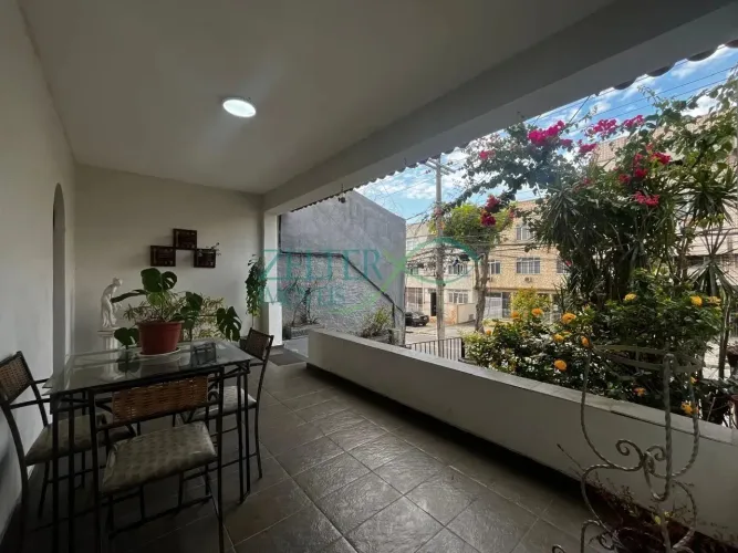 Casa na Vila da Penha pertinho do Largo do Bicão e Shopping Carioca com vaga na garagem e