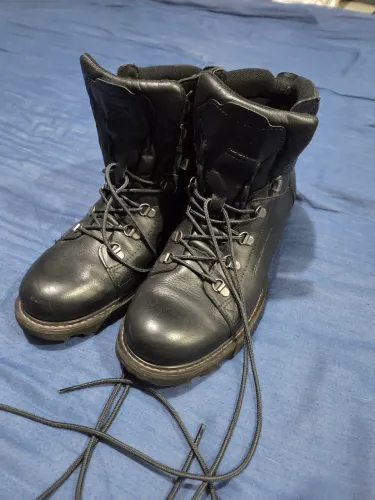 Bota Montana - Marca Bradok - Tam 41