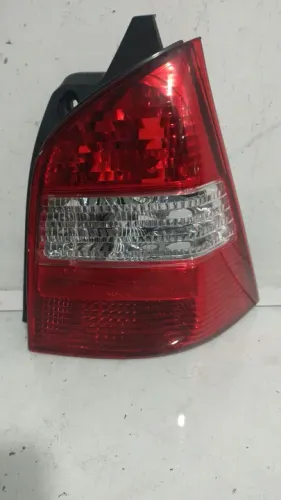 Lanterna Traseira Direita Nissan Livina 2011 descrição