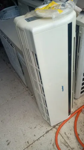 Perfeito funcionamento gas carregado Ar condicionado split 12 mil marca confee