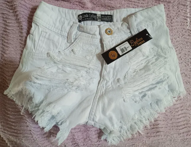 Short Jeans Branco Desfiado - Tamanho 36
