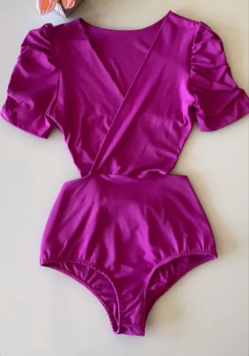 Body disponível no vermelho