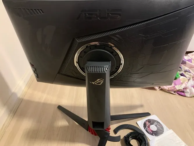 Monitor Gamer ASUS ROG XG32VQ