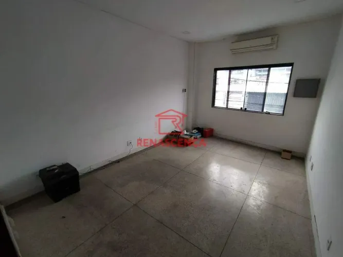 Prédio Comercial na Abolição.
